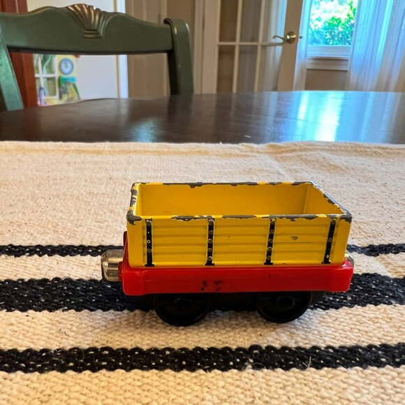 Thomas the Train Duncan Trailer Take N Play 2002 - Picture 3 of 6